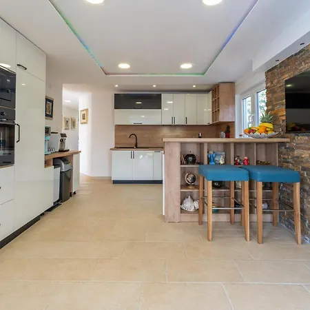 Nyaraló Lovely In With Sauna *