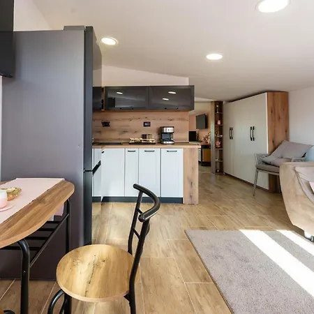 Nyaraló Lovely In With Sauna Peroj